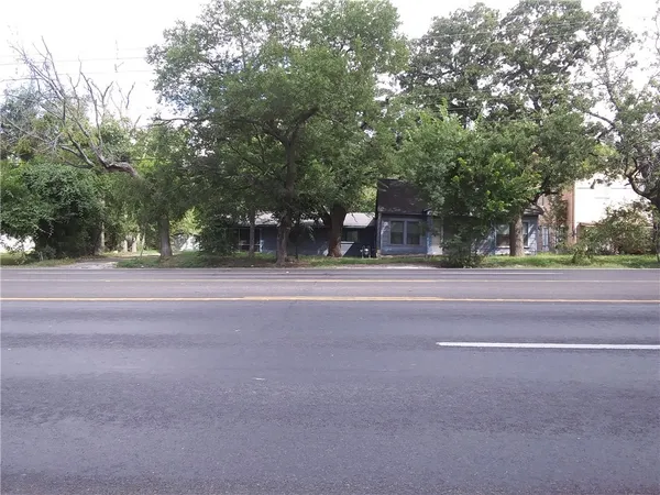 a house view with a outdoor space