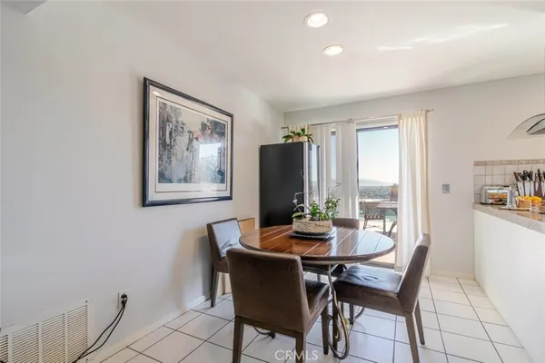 $6,100 | 6022 Maury Avenue, Woodland Hills, CA 91367