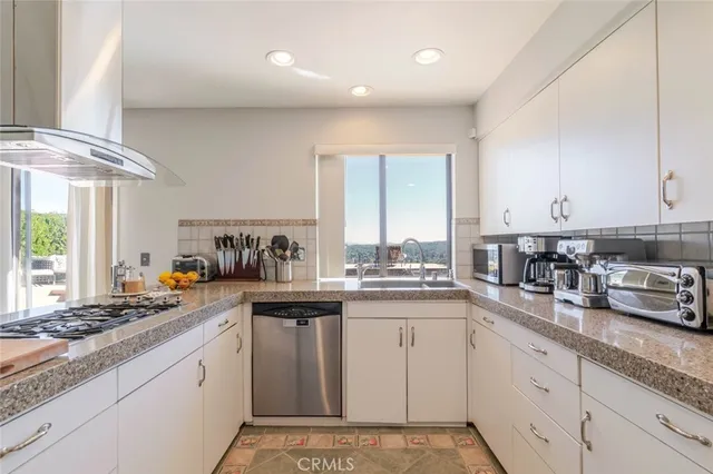 $6,100 | 6022 Maury Avenue, Woodland Hills, CA 91367