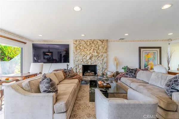 $6,100 | 6022 Maury Avenue, Woodland Hills, CA 91367