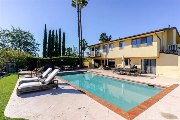 $6,100 | 6022 Maury Avenue, Woodland Hills, CA 91367