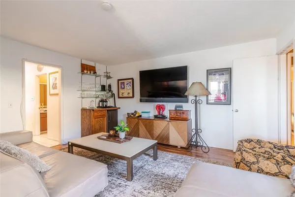 $6,100 | 6022 Maury Avenue, Woodland Hills, CA 91367