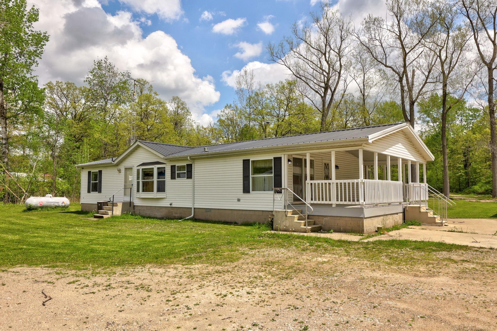 3909 Higgins Road Vassar, MI 48768 - Photo 4 of 60