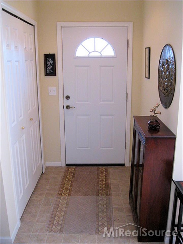 33522 Utica Road Fraser, MI 48026 - Photo 21 of 24 31188994-21.JPG