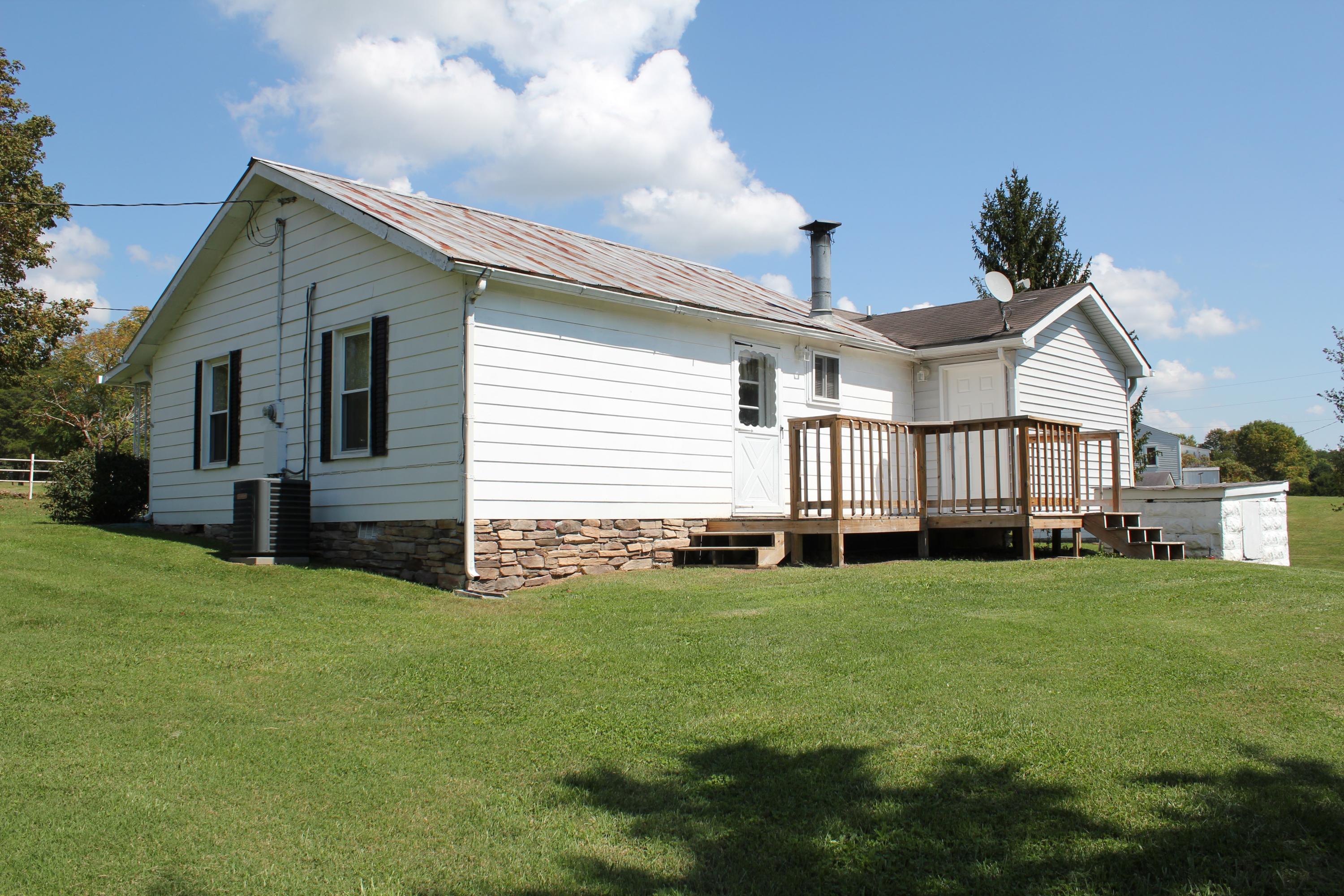10314 King Road Kodak, TN 37764 - Photo 5 of 18 IMG_3062