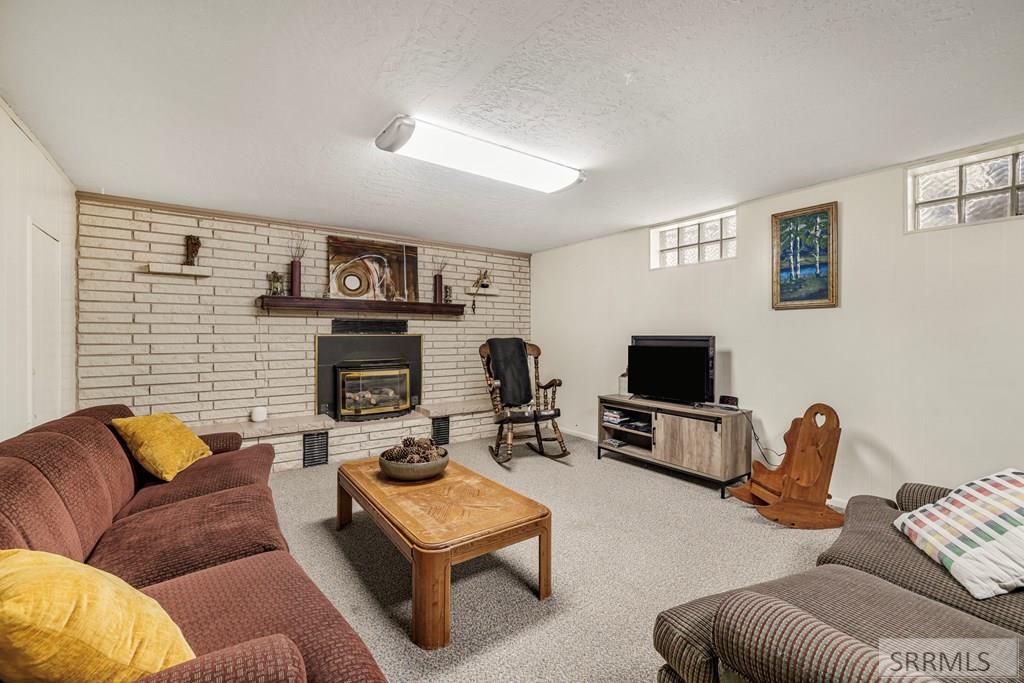33 South 5th West Rexburg, ID 83440 - Photo 22 of 39