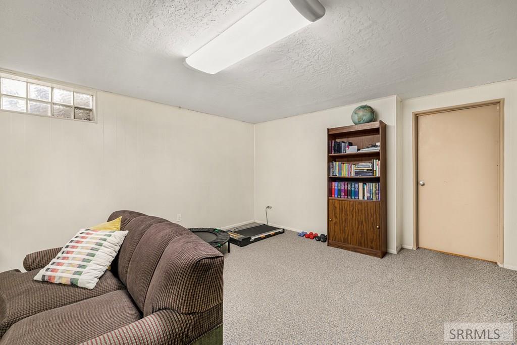 33 South 5th West Rexburg, ID 83440 - Photo 23 of 39