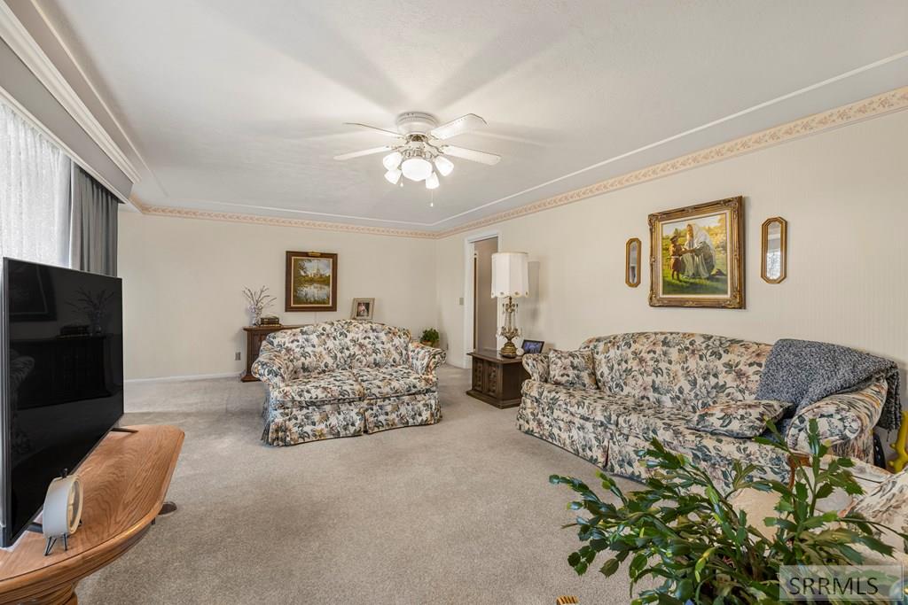 33 South 5th West Rexburg, ID 83440 - Photo 6 of 39