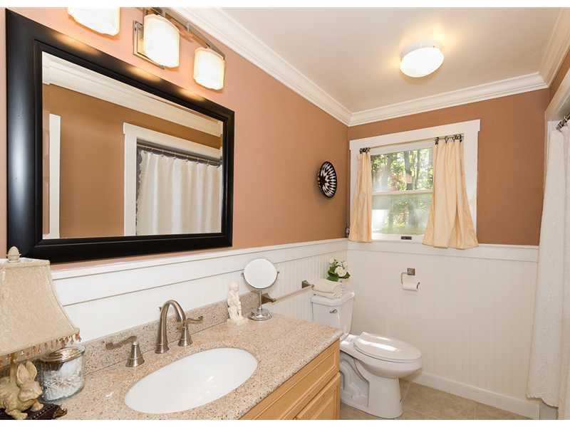 23 Adams Road Kittery, ME 03904 - Photo 21 of 25 Bathroom.