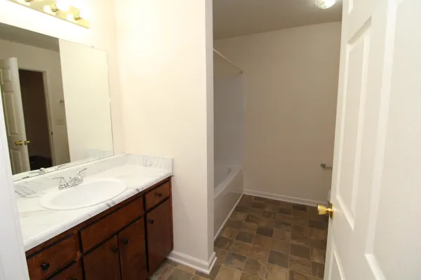 $950 | 531 Peachers Ridge Road, Unit A, Clarksville, TN 37042