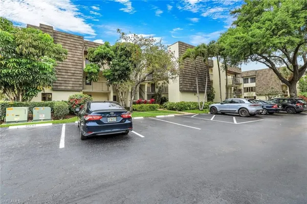 $339,000 | 1641 Spoonbill Lane, Unit 1641B, Naples, FL 34105