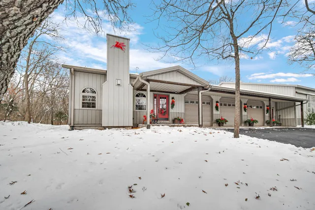 $750,000 | 5266 West 700 North, Lake Village, IN 46349