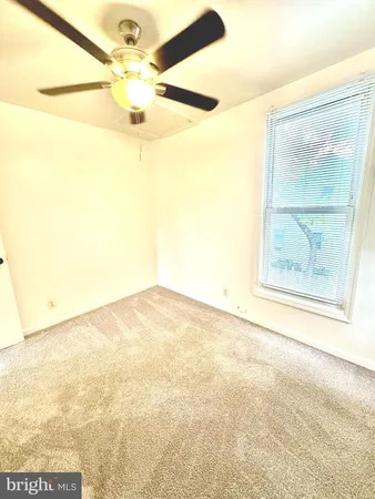 $2,100 | 806 18th Street South, Unit 2, Arlington, VA 22202