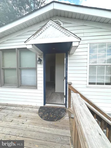 a view of a entryway of the house