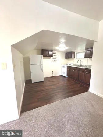 $2,100 | 806 18th Street South, Unit 2, Arlington, VA 22202