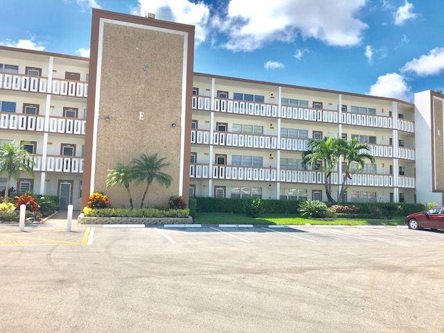 1090 Cornwall East, Unit 1090 Boca Raton, FL 33434 - Photo 1 of 22 Front View