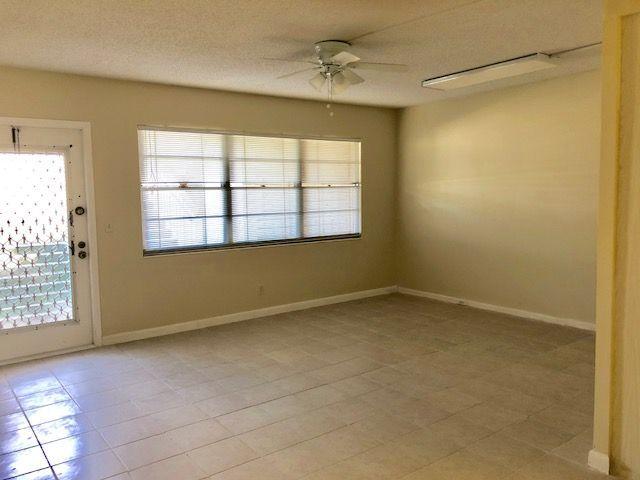1090 Cornwall East, Unit 1090 Boca Raton, FL 33434 - Photo 7 of 22 Living Room