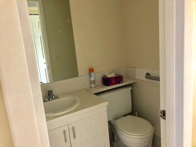 1090 Cornwall East, Unit 1090 Boca Raton, FL 33434 - Photo 8 of 22 1/2 Bathroom