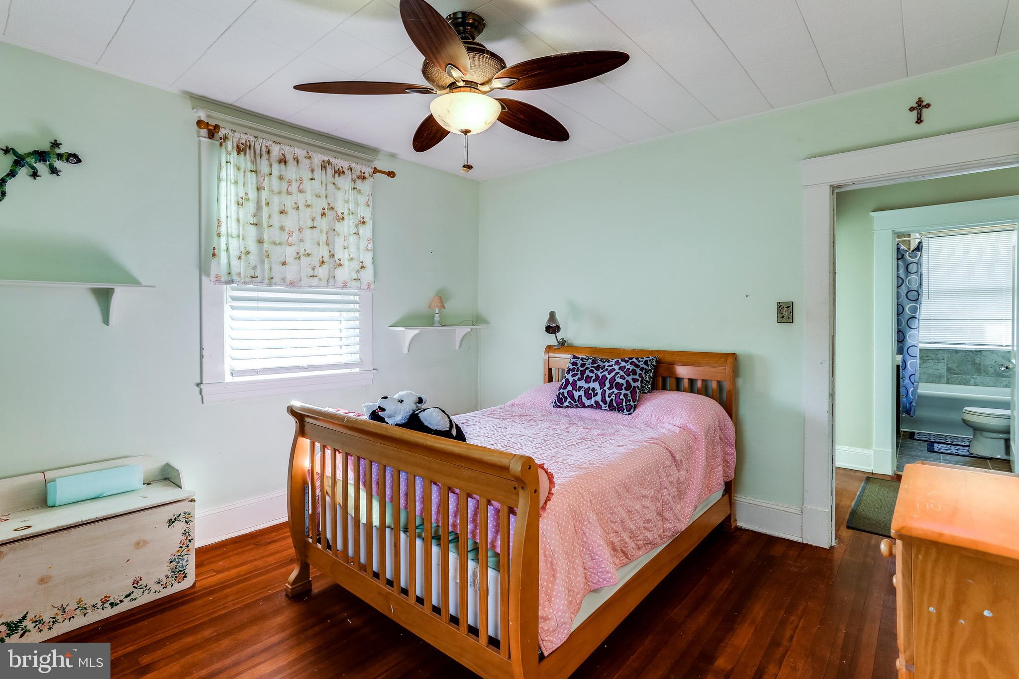 4317 Harcourt Road Baltimore, MD 21214 - Photo 24 of 35 Bedroom 2