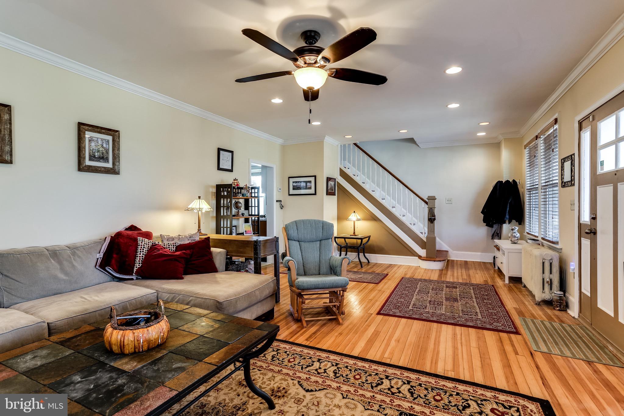 4317 Harcourt Road Baltimore, MD 21214 - Photo 6 of 35 HUGE Living Room!