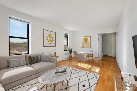 $283,000 | 71-11 Yellowstone Boulevard, Unit 5J | Forest Hills