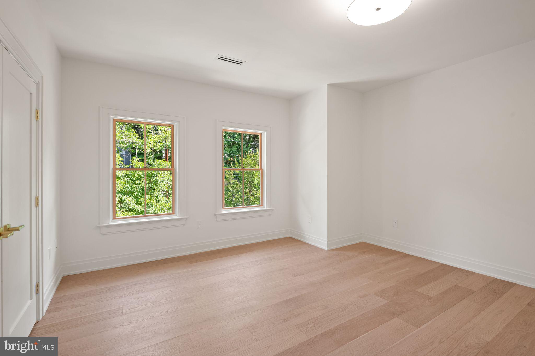 5022 Cathedral Avenue Northwest Washington, DC 20016 - Photo 36 of 50