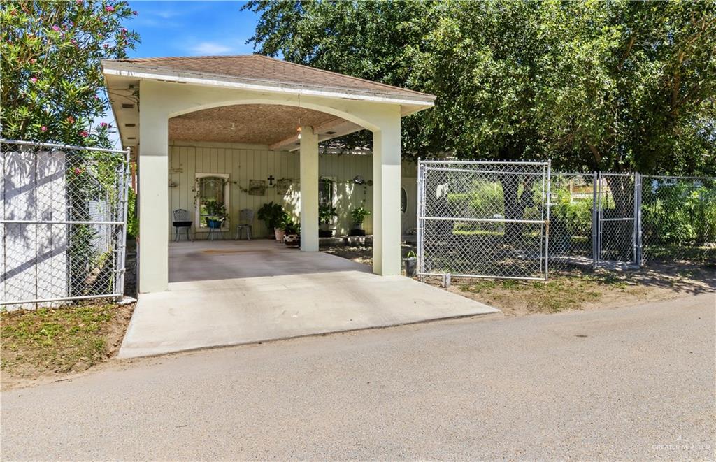 816 East 2nd Street Rio Grande City, TX 78582 - Photo 2 of 15