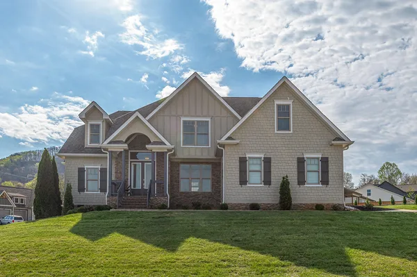 $549,900 | 7724 Peppertree Drive, Ooltewah, TN 37363
