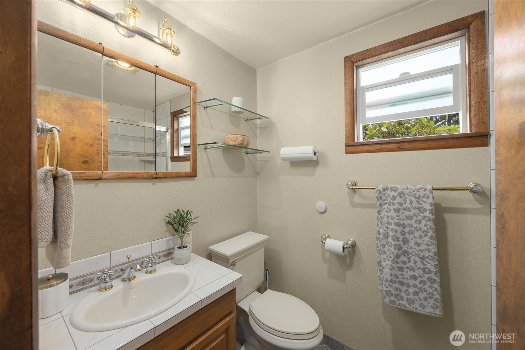 13016 8th Place Southwest Burien, WA 98146 - Photo 22 of 34