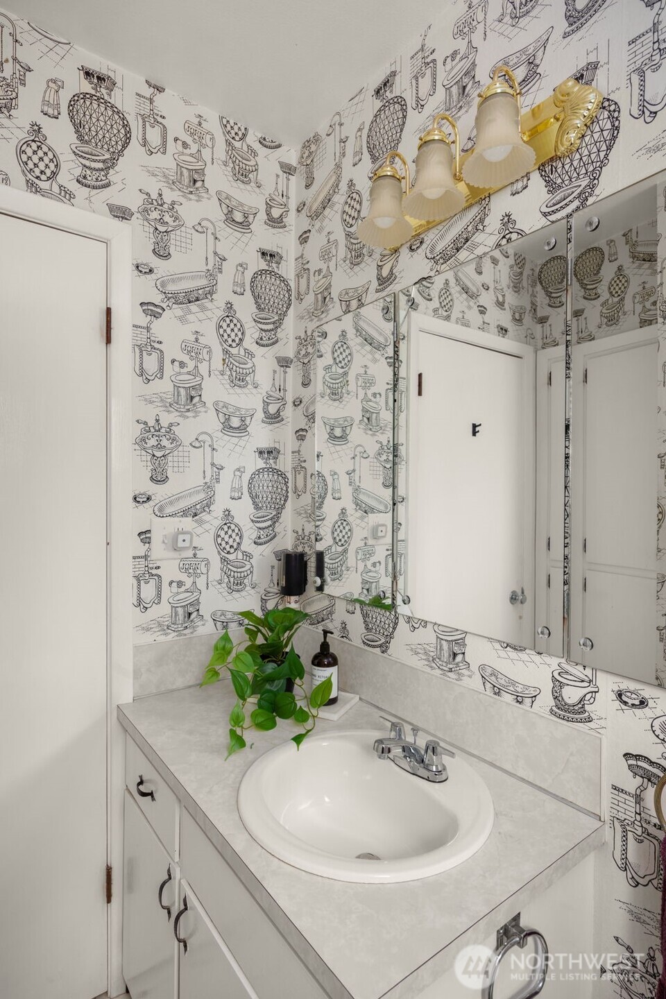 13016 8th Place Southwest Burien, WA 98146 - Photo 23 of 34