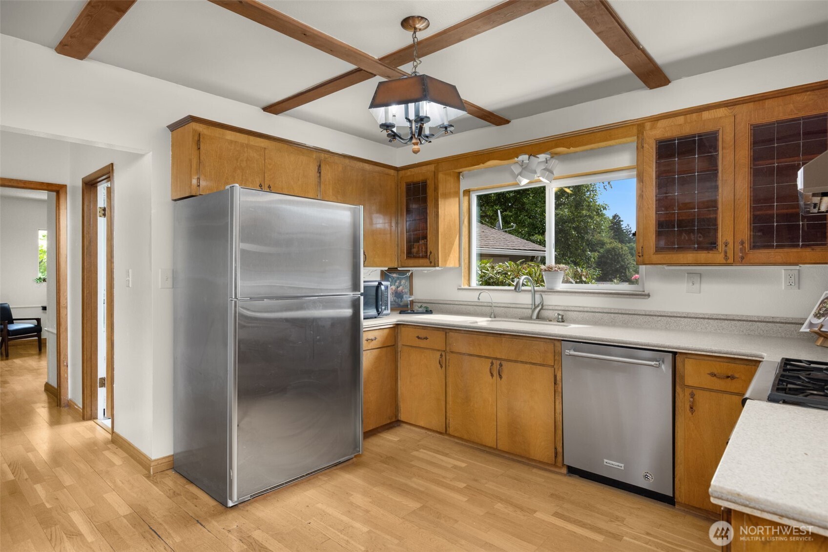 13016 8th Place Southwest Burien, WA 98146 - Photo 10 of 34