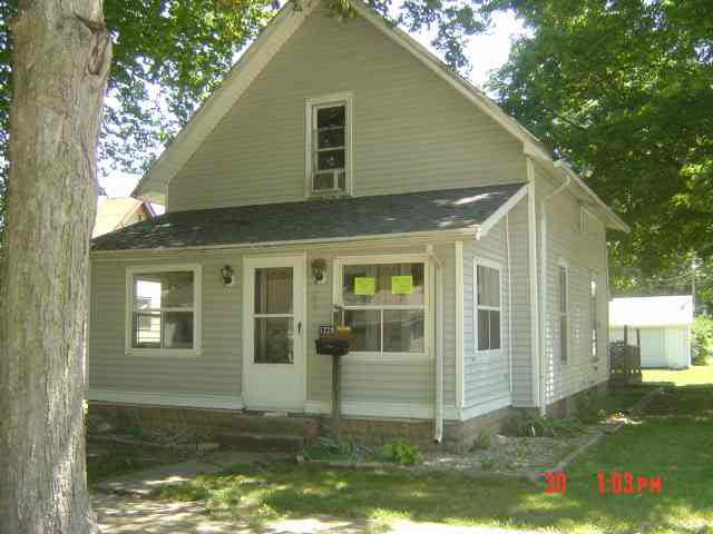 1229 Elm Street Rochester, IN 46975 - Photo 2 of 11