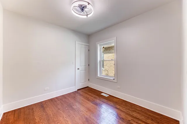 $3,700 | 2508 Kenilworth Avenue, Berwyn, IL 60402