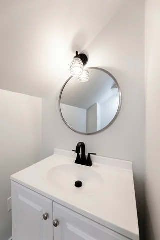 $3,700 | 2508 Kenilworth Avenue, Berwyn, IL 60402