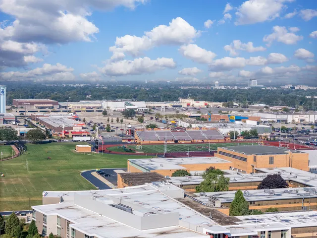 $3,700 | 2508 Kenilworth Avenue, Berwyn, IL 60402