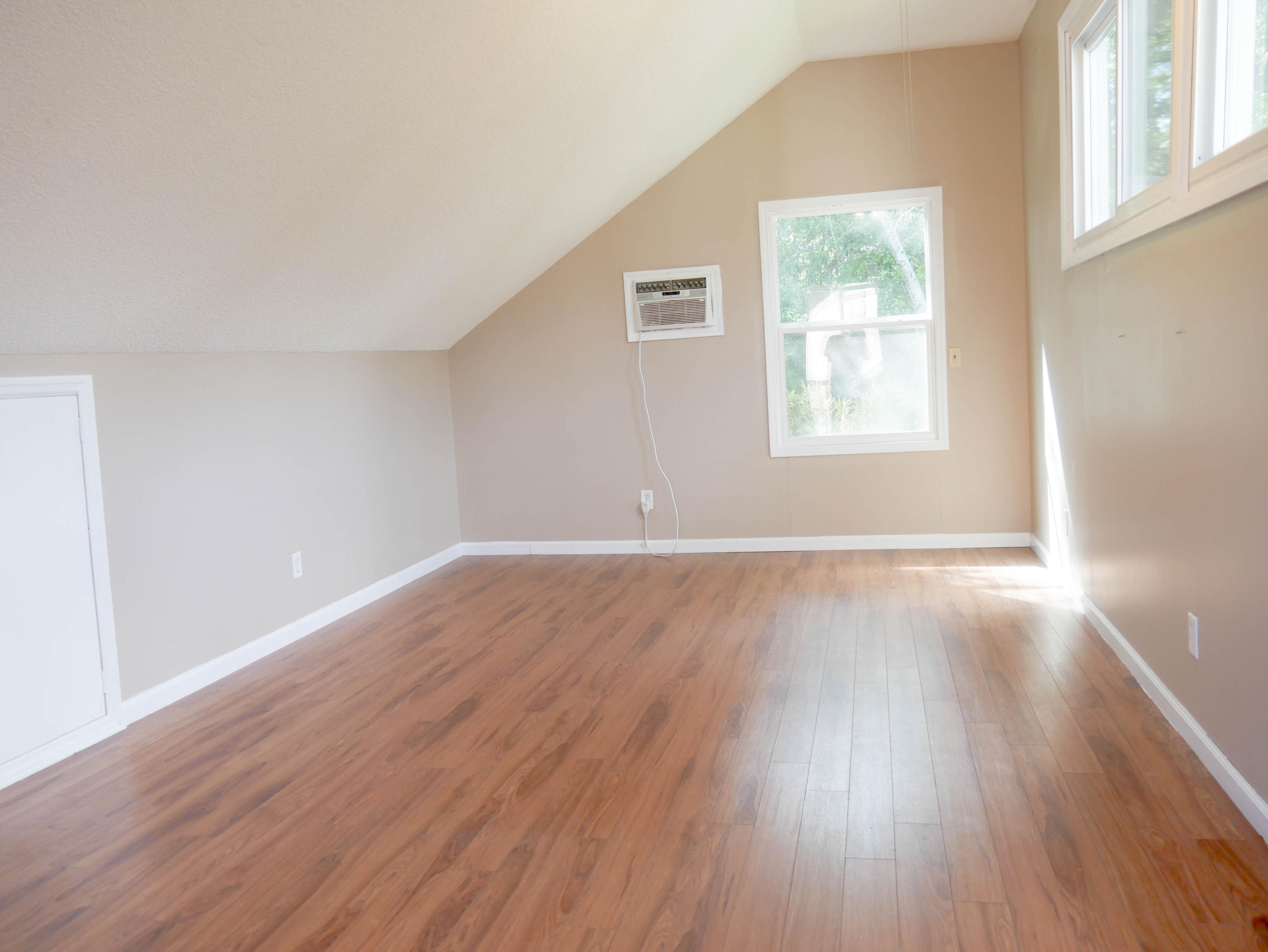 930-928 Valley Street Hanahan, SC 29410 - Photo 30 of 36 P1060485