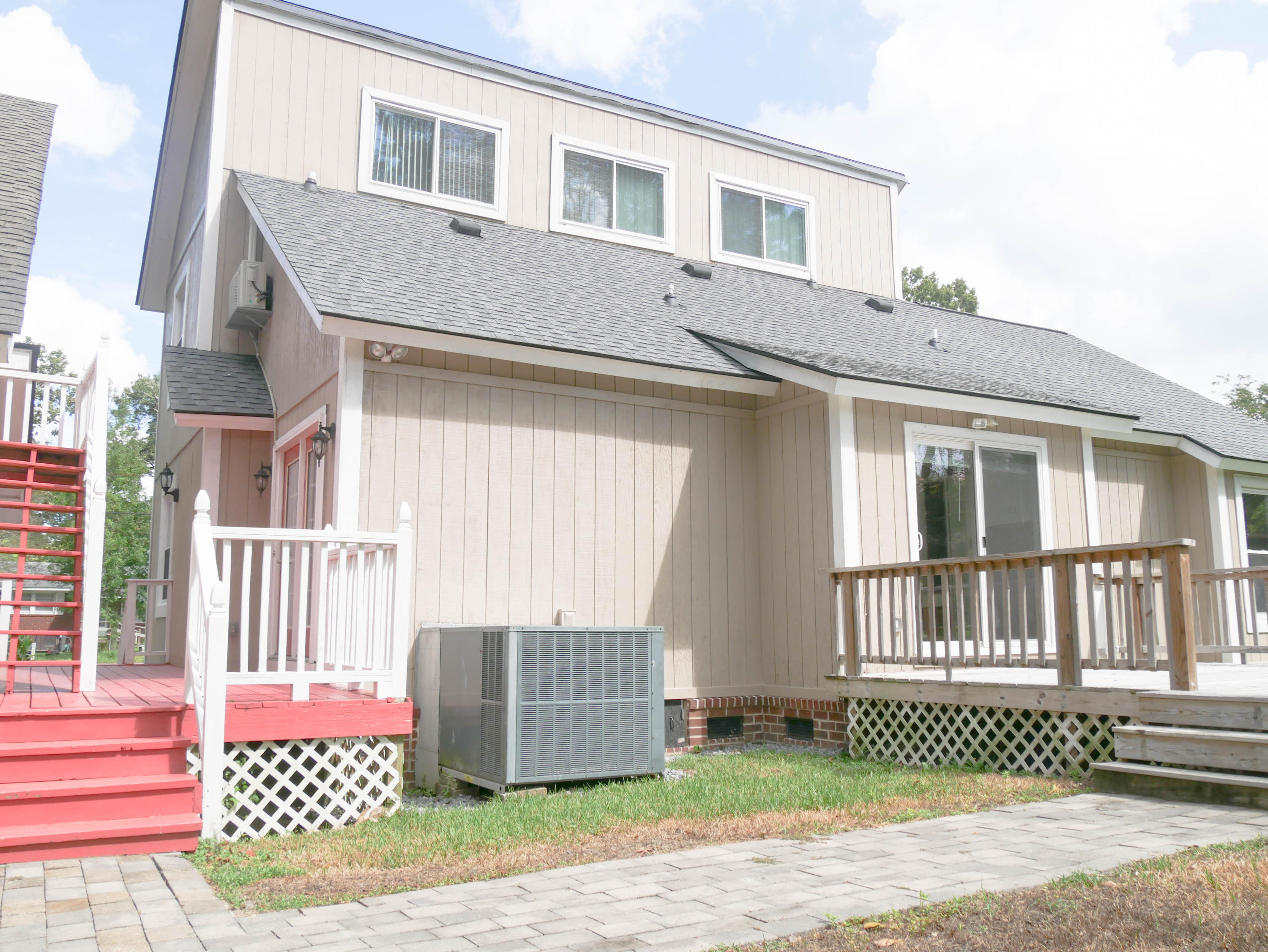 930-928 Valley Street Hanahan, SC 29410 - Photo 33 of 36 P1060463