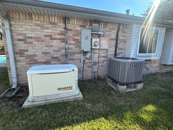 $295,000 | 913 Willowbriar Lane, Deer Park, TX 77536