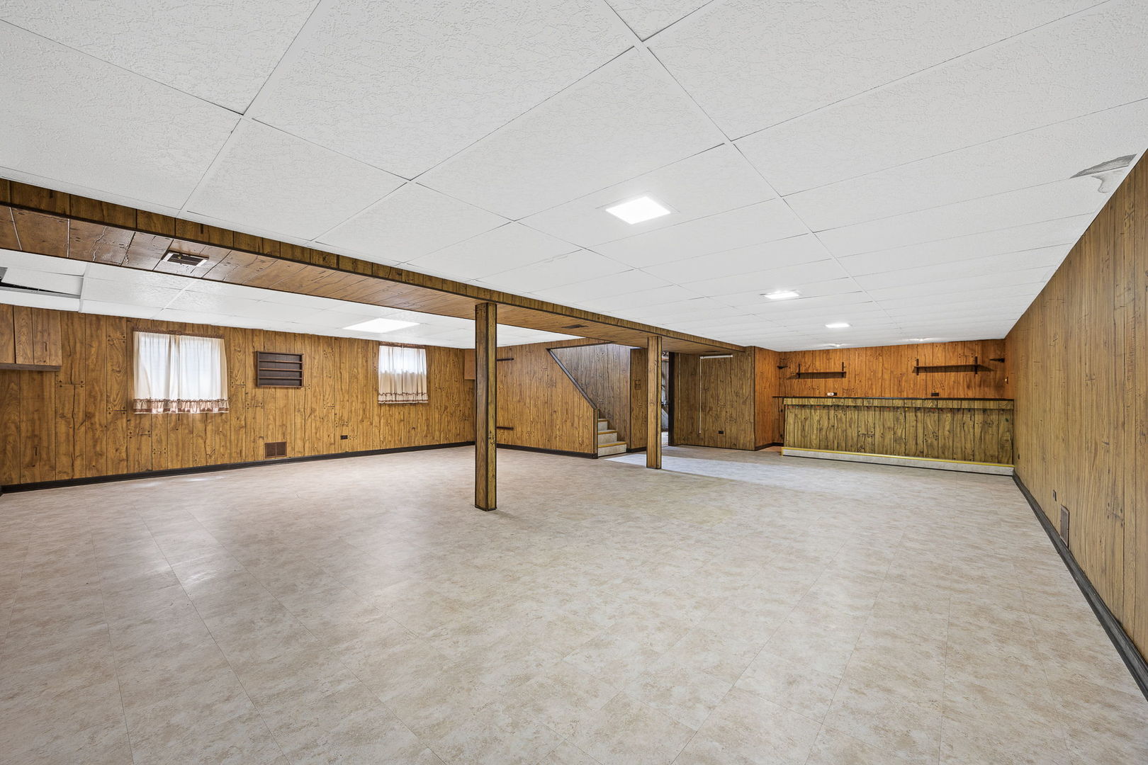 494 Flint Trail Carol Stream, IL 60188 - Photo 23 of 37 a view of an empty room with a window