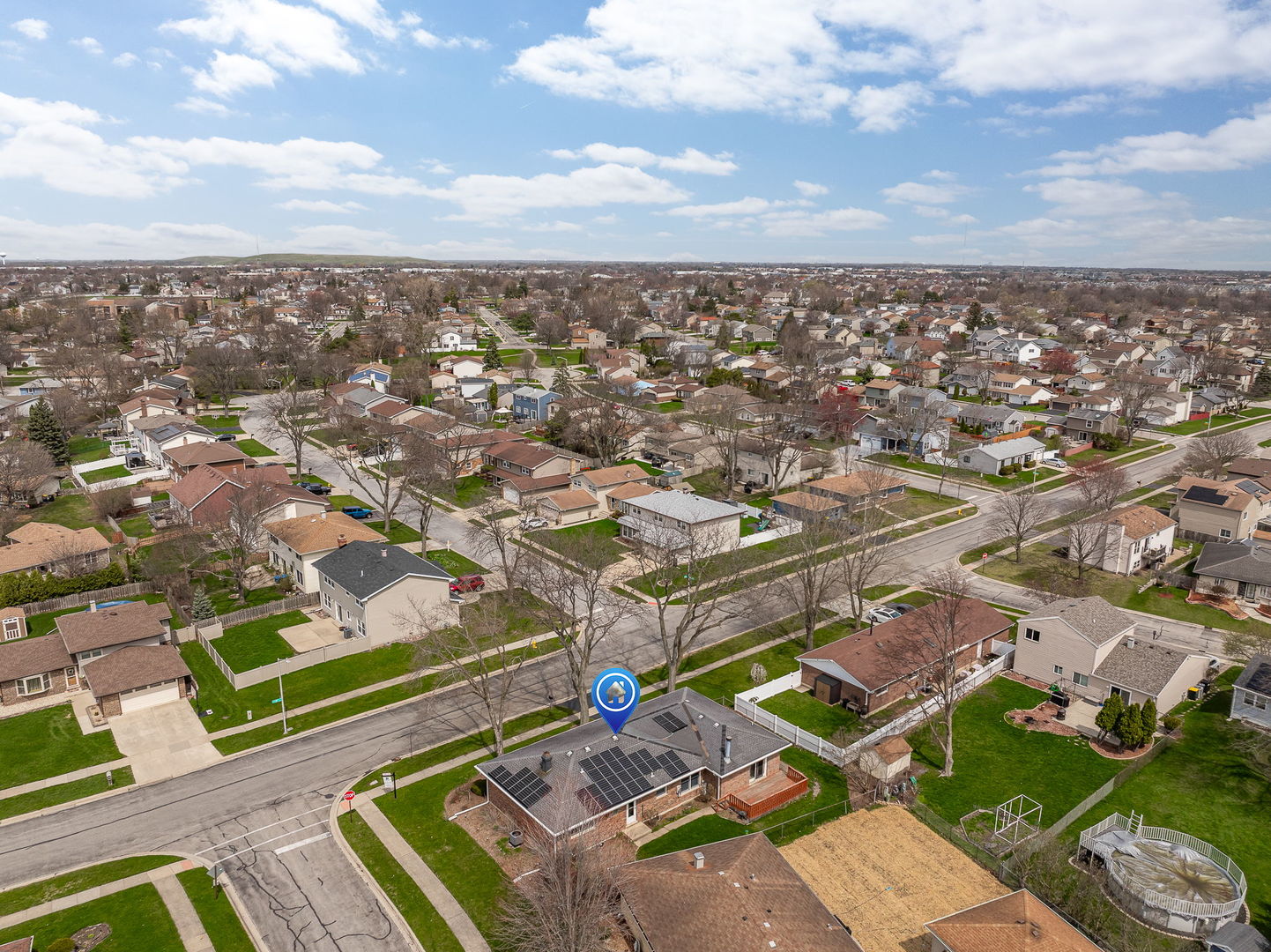 494 Flint Trail Carol Stream, IL 60188 - Photo 33 of 37 an aerial view of a city