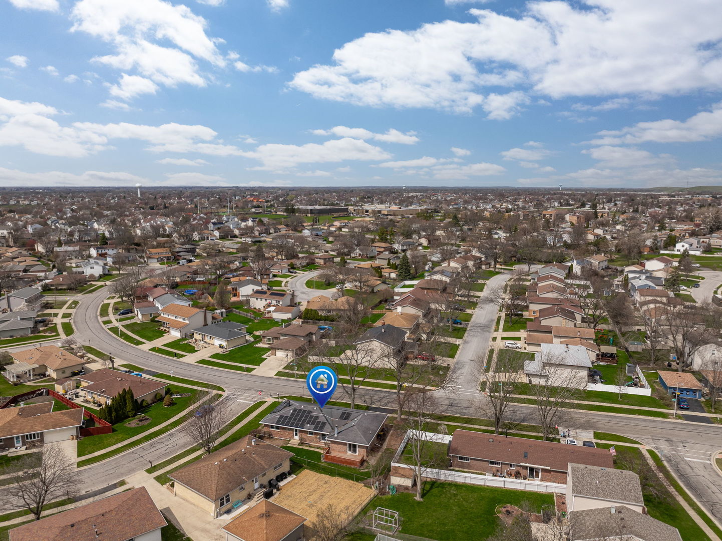494 Flint Trail Carol Stream, IL 60188 - Photo 36 of 37 an aerial view of a residential building