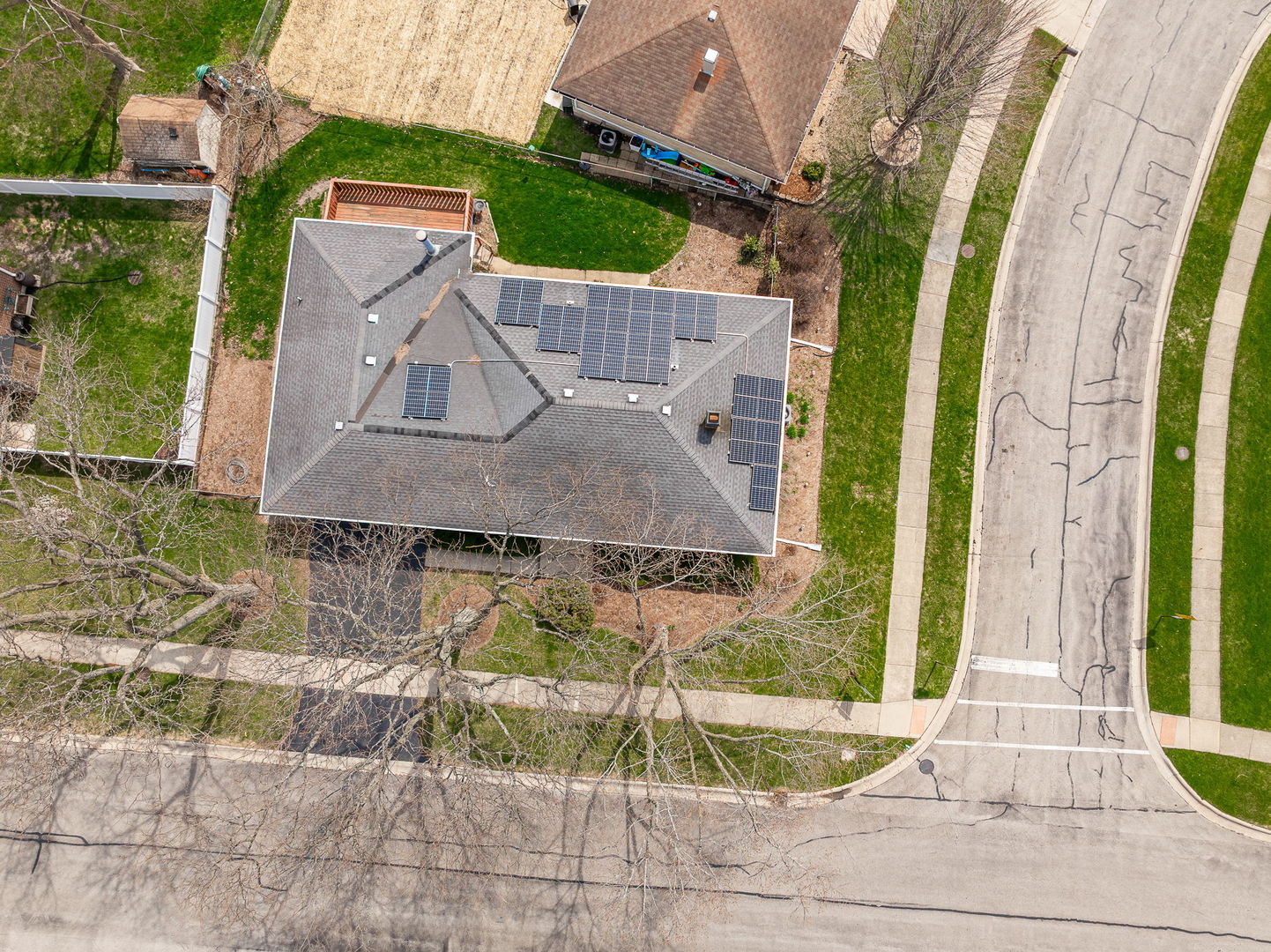 494 Flint Trail Carol Stream, IL 60188 - Photo 37 of 37 an aerial view of a house with a yard and potted plants
