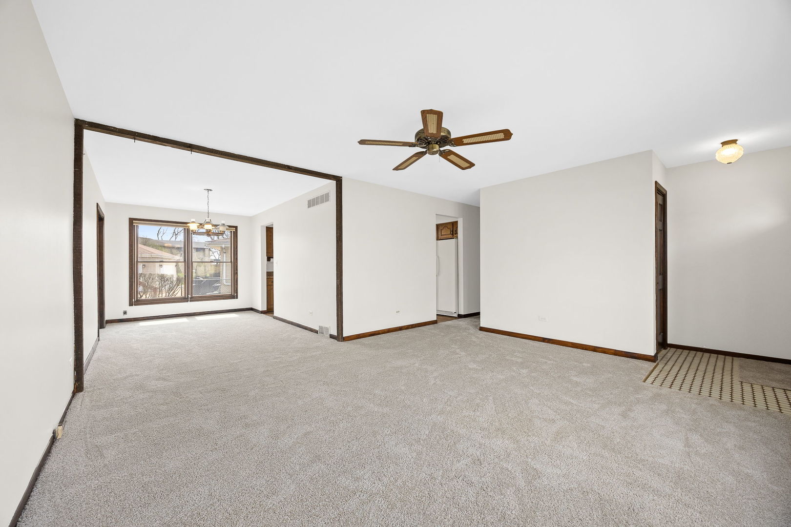 494 Flint Trail Carol Stream, IL 60188 - Photo 5 of 37 a view of livingroom with furniture and ceiling fan