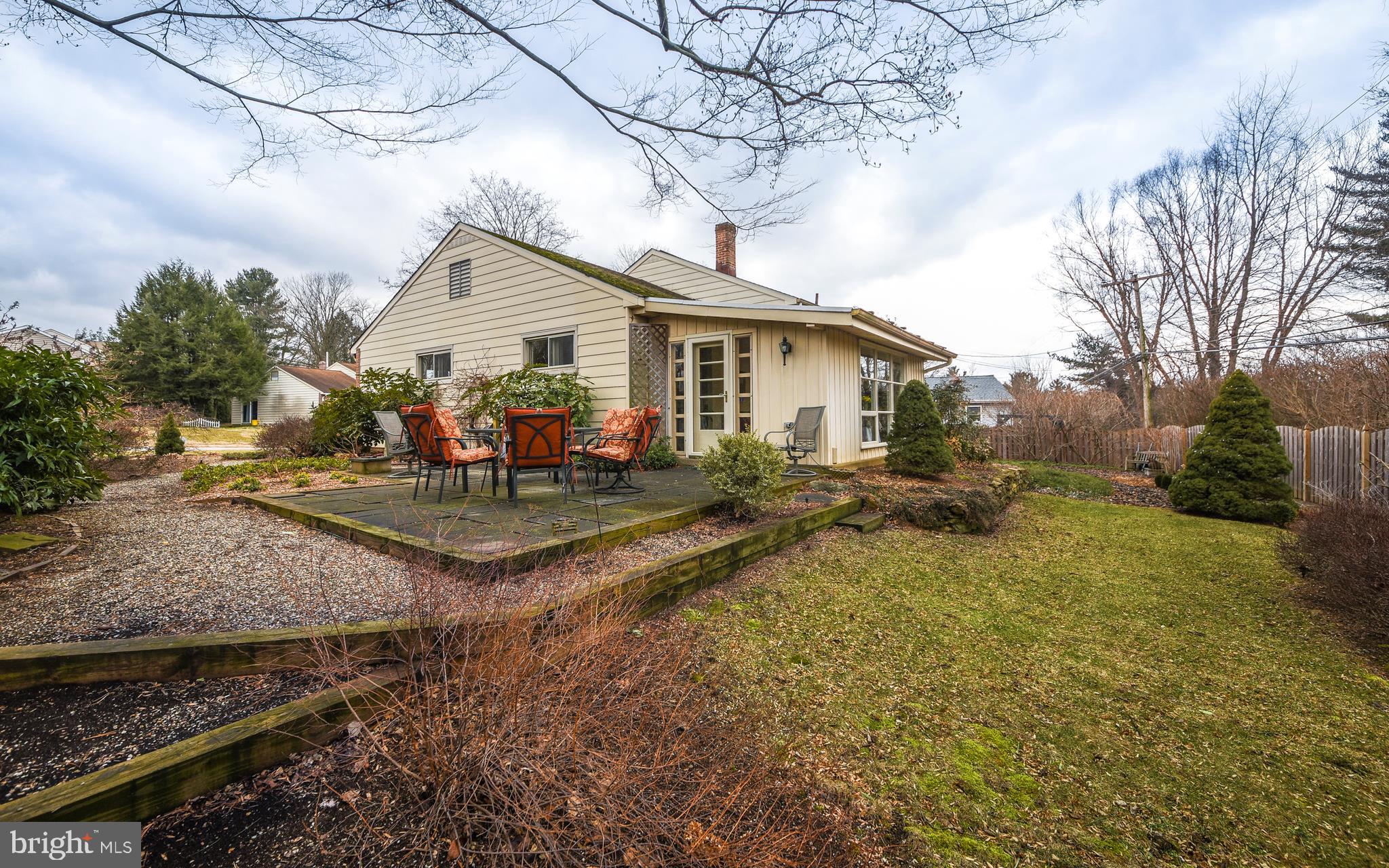 27 Red Oak Road Oreland, PA 19075 - Photo 2 of 25 Gallery Image 2