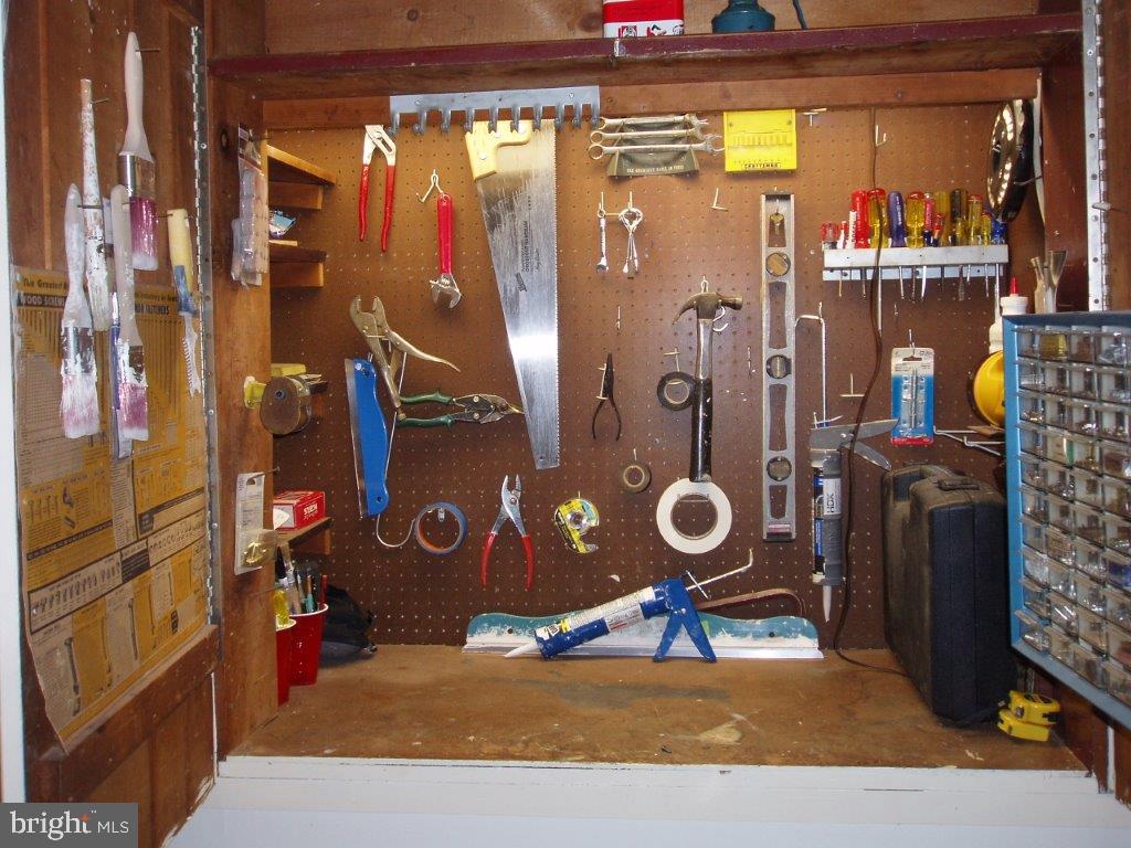 27 Red Oak Road Oreland, PA 19075 - Photo 18 of 25 Gallery Image 18