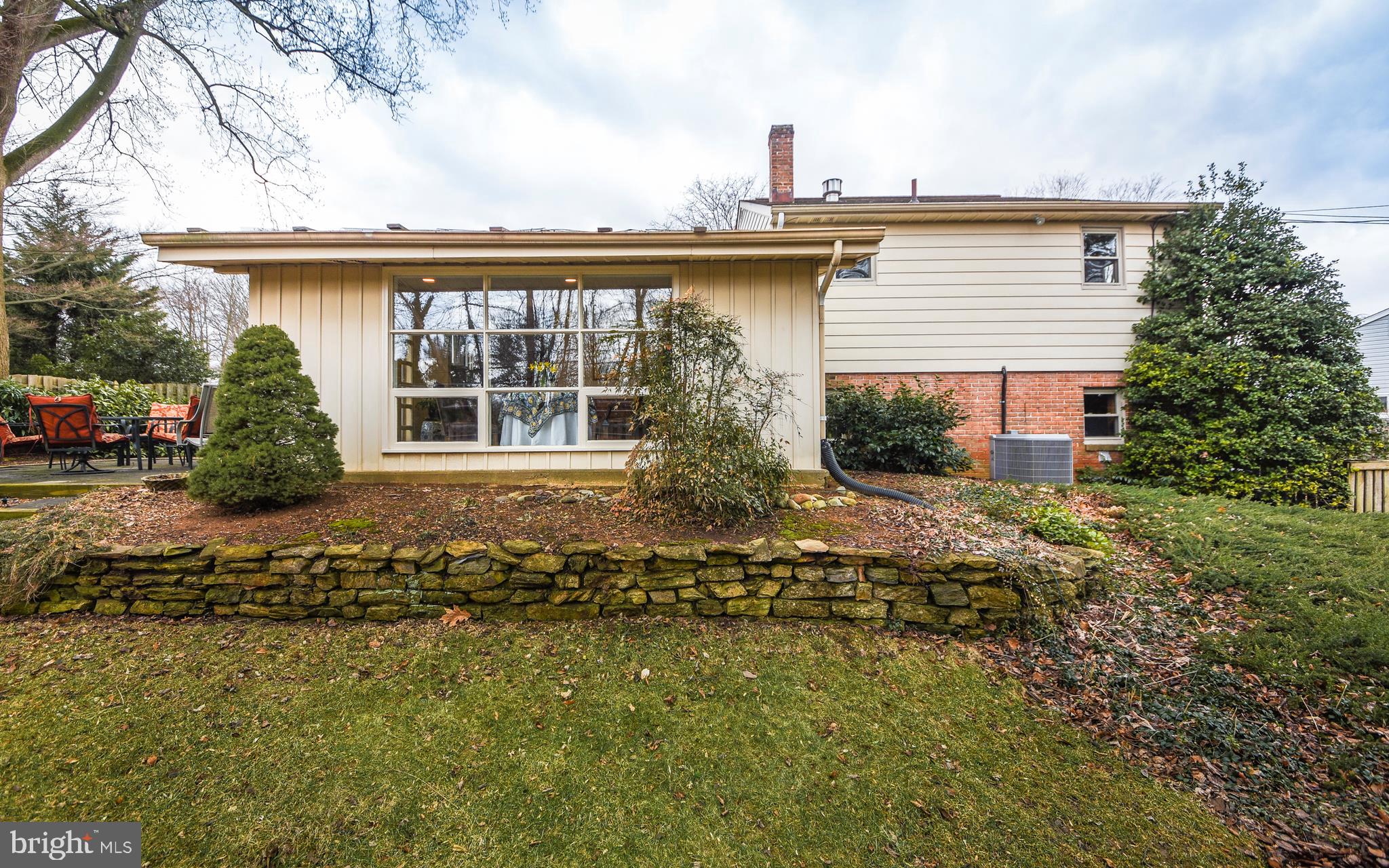 27 Red Oak Road Oreland, PA 19075 - Photo 4 of 25 Gallery Image 4