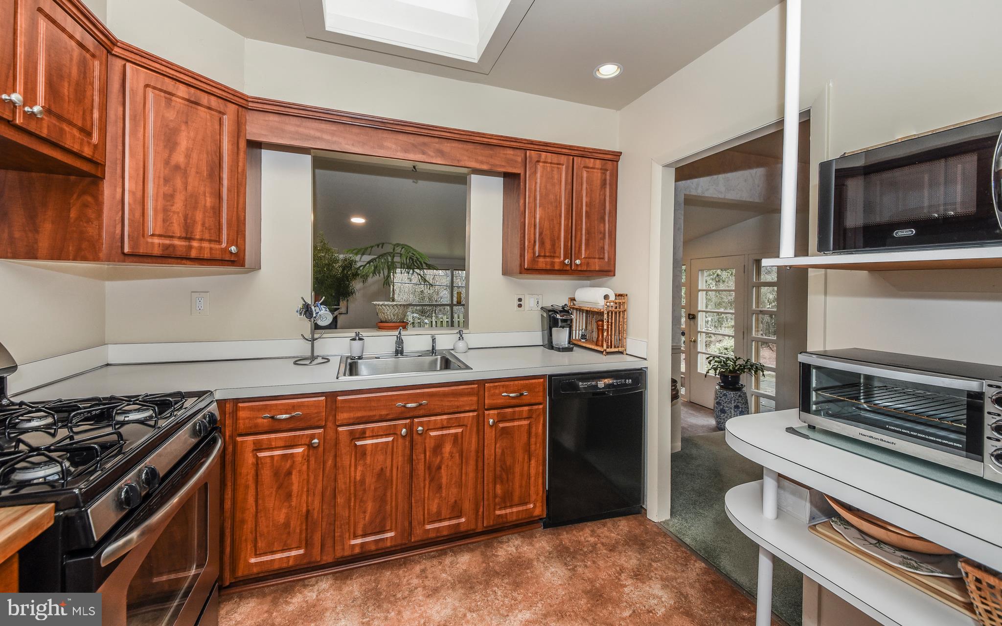27 Red Oak Road Oreland, PA 19075 - Photo 8 of 25 Gallery Image 8