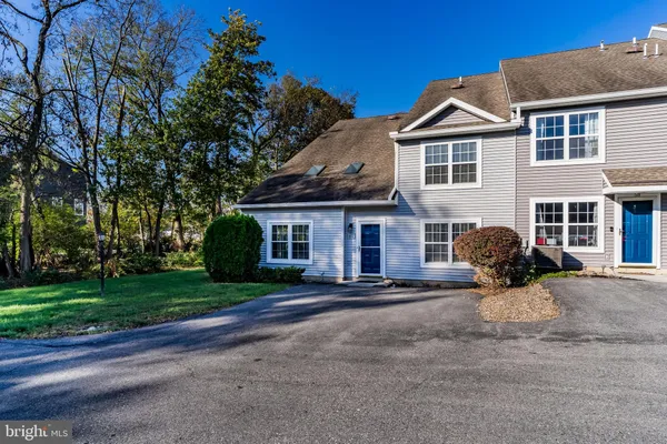 $1,800 | 60 Courtyard Drive, Carlisle, PA 17013