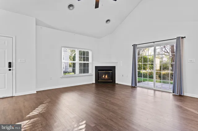 $2,000 | 60 Courtyard Drive, Carlisle, PA 17013