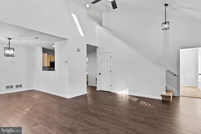 $2,000 | 60 Courtyard Drive, Carlisle, PA 17013